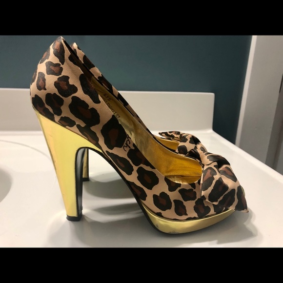 Coach Leopard Print Heels - Picture 4 of 7